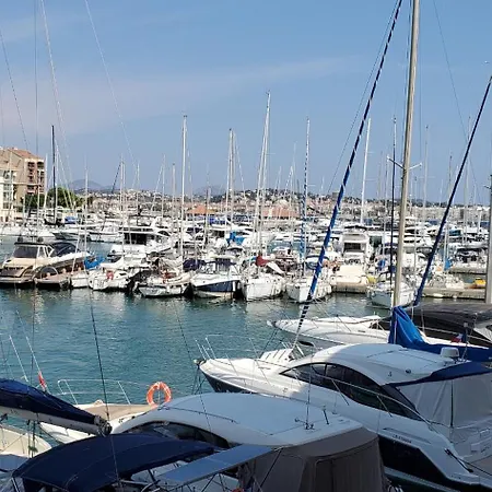 Vue Sur Port Pour Ce T2-3 Cap Hermes, 6 Cou Fréjus