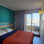 Vue Sur Port Pour Ce T2-3 Cap Hermes, 6 Cou * Fréjus