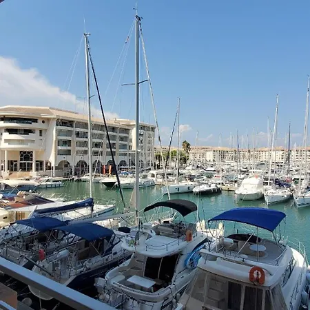 Vue Sur Port Pour Ce T2-3 Cap Hermes, 6 Cou * Fréjus