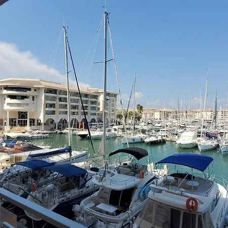 Vue Sur Port Pour Ce T2-3 Cap Hermes, 6 Cou Fréjus