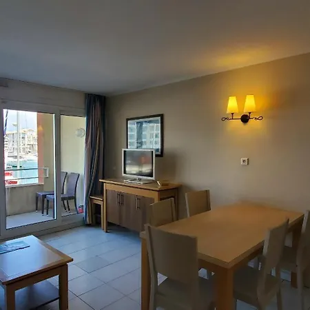 Vue Sur Port Pour Ce T2-3 Cap Hermes, 6 Cou Appartement